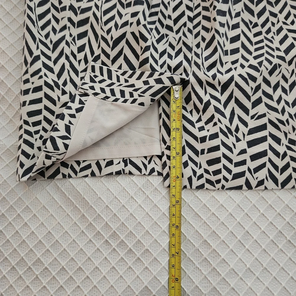 LOFT Petite Gray & White Pattern Pencil Skirt - Picture 5 of 7